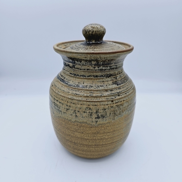 Other - Neutral Colored Pottery with Lid